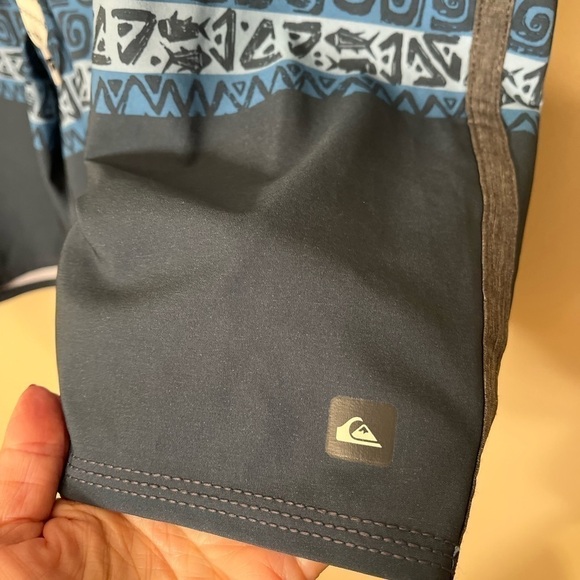 Quicksilver Waterman Mens Board short Swim Trunks Sz 40 EUC - Picture 2 of 7